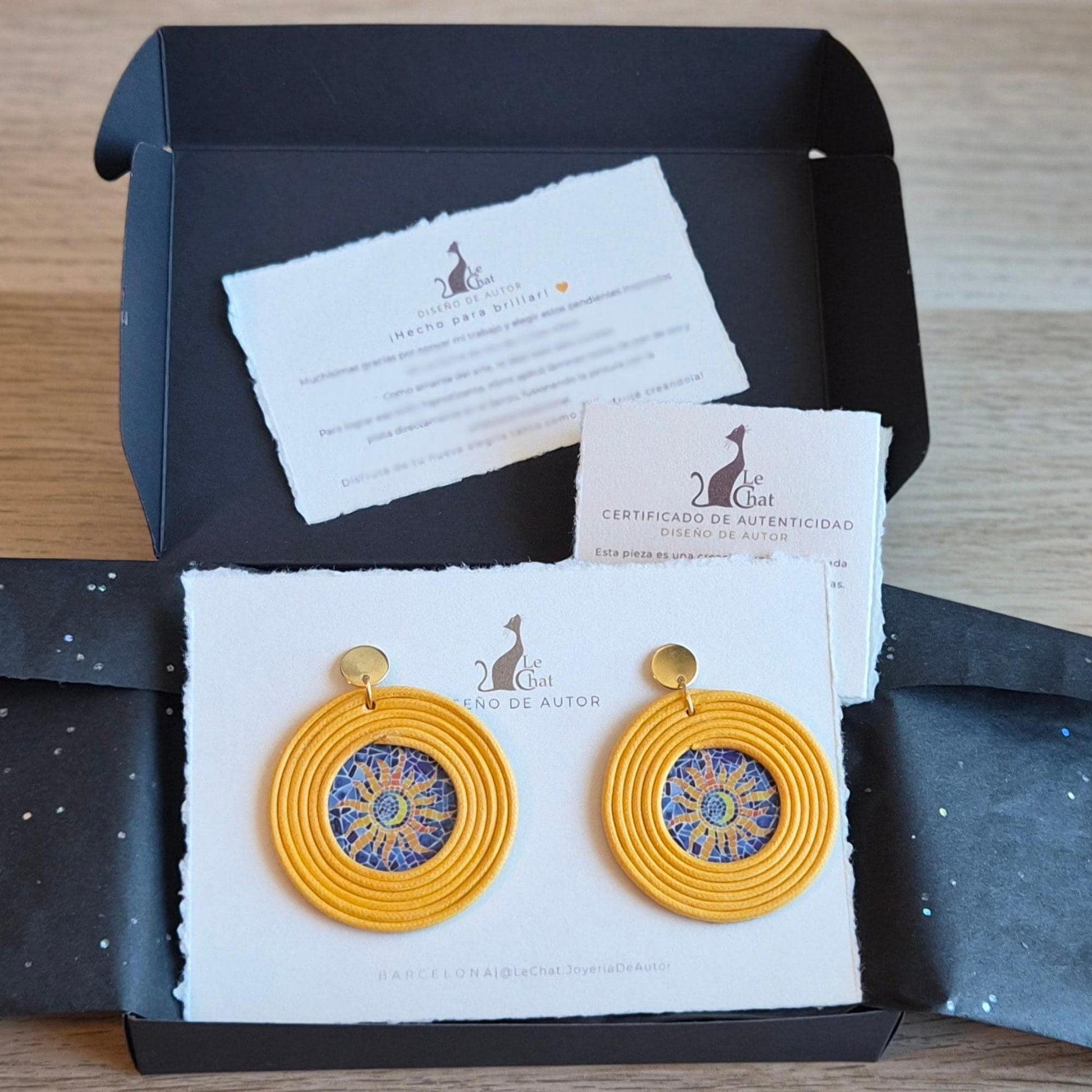 Pendientes Amarillos Grandes de Trencadís Gaudí Joyería de Autor en Algodón y Resina Edición Limitada de 30 con Certificado de Autenticidad