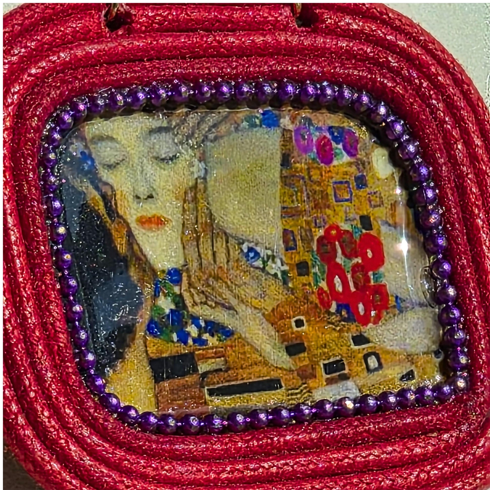 Pendientes Klimt Joyería de Autor Formato Galería Rojo y Resina Pieza Única Obra de Colección con Certificado de Autenticidad