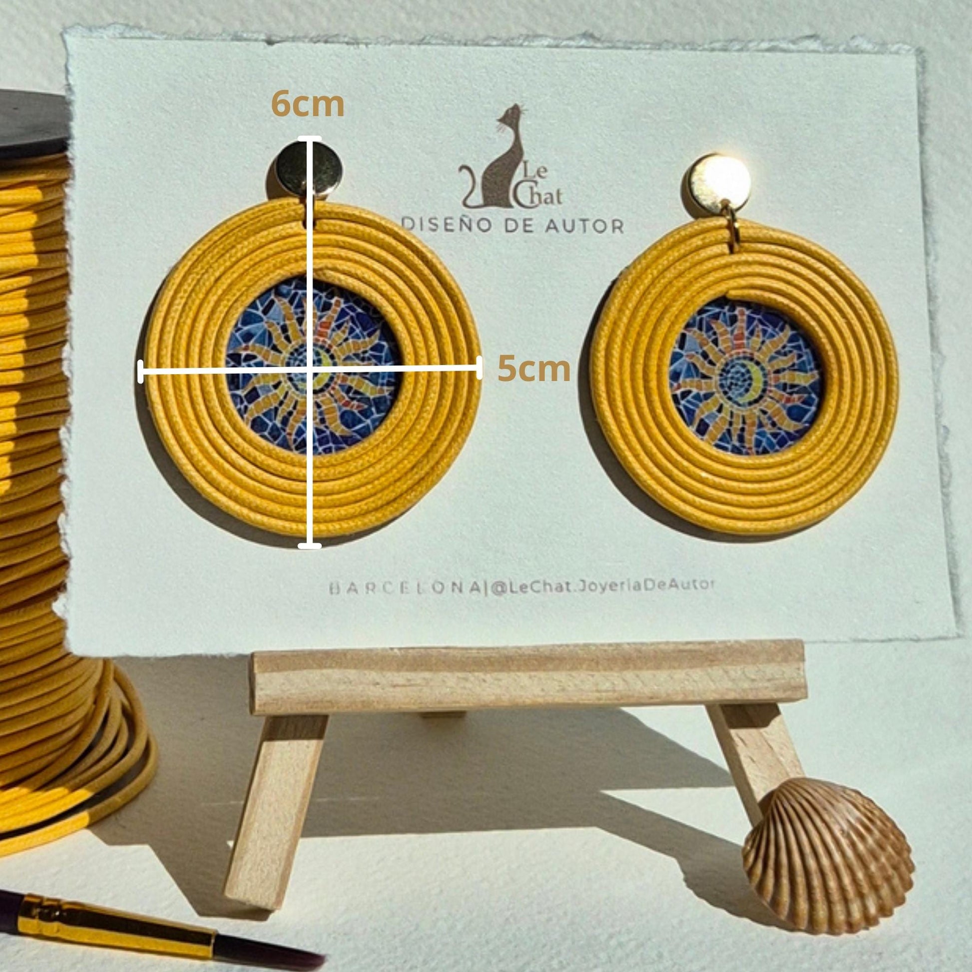 Pendientes Amarillos Grandes de Trencadís Gaudí Joyería de Autor en Algodón y Resina Edición Limitada de 30 con Certificado de Autenticidad