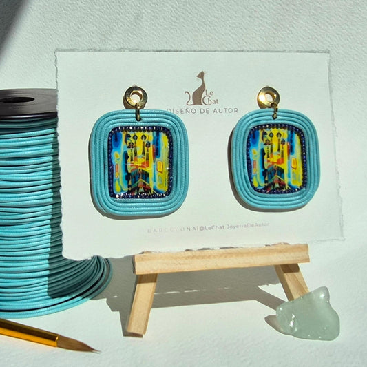Pendientes Sagrada Familia Joyería de Autor Cuadrados en Algodón Azul Aguamarina y Resina Pieza Única con Certificado de Autenticidad