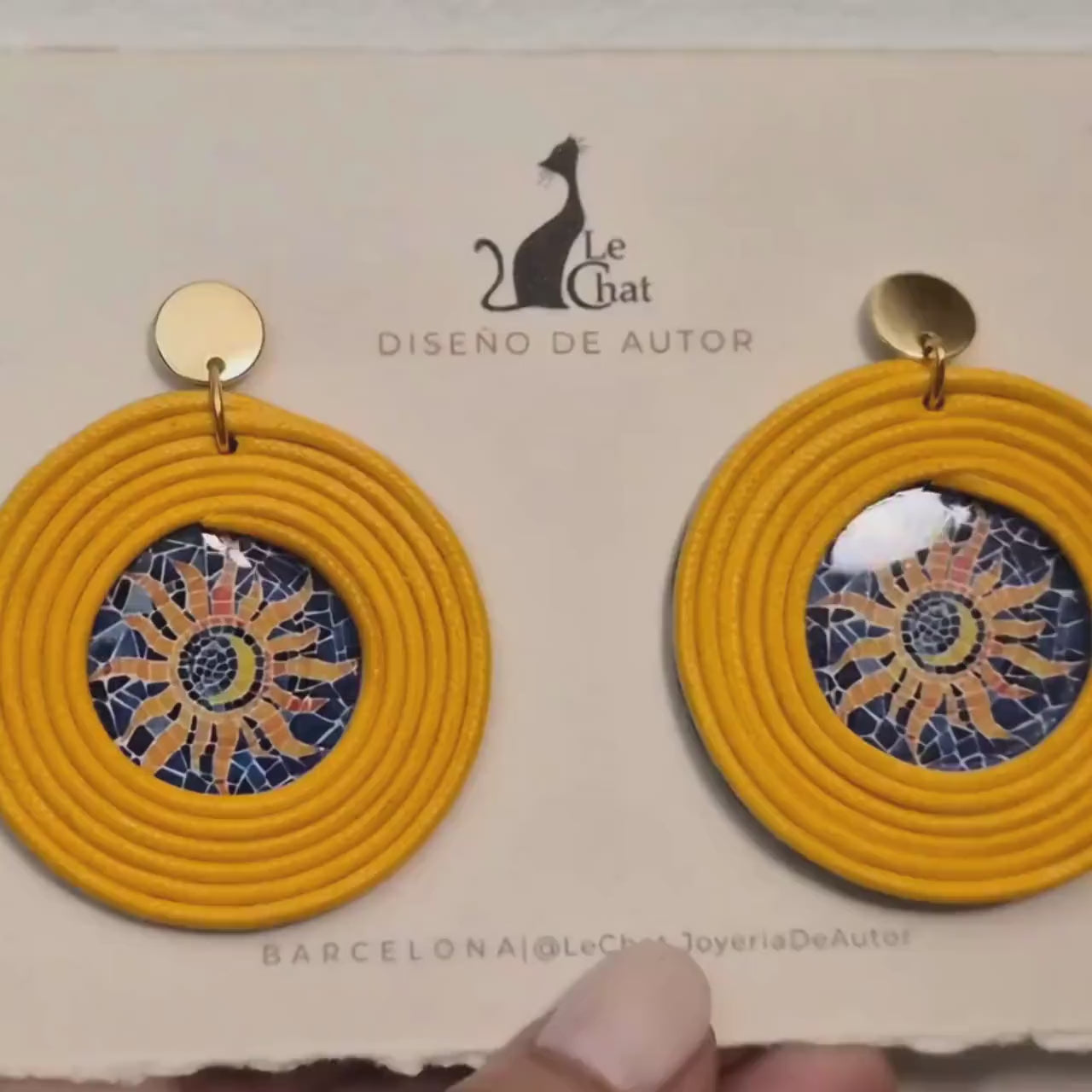 Pendientes Amarillos Grandes de Trencadís Gaudí Joyería de Autor en Algodón y Resina Edición Limitada de 30 con Certificado de Autenticidad